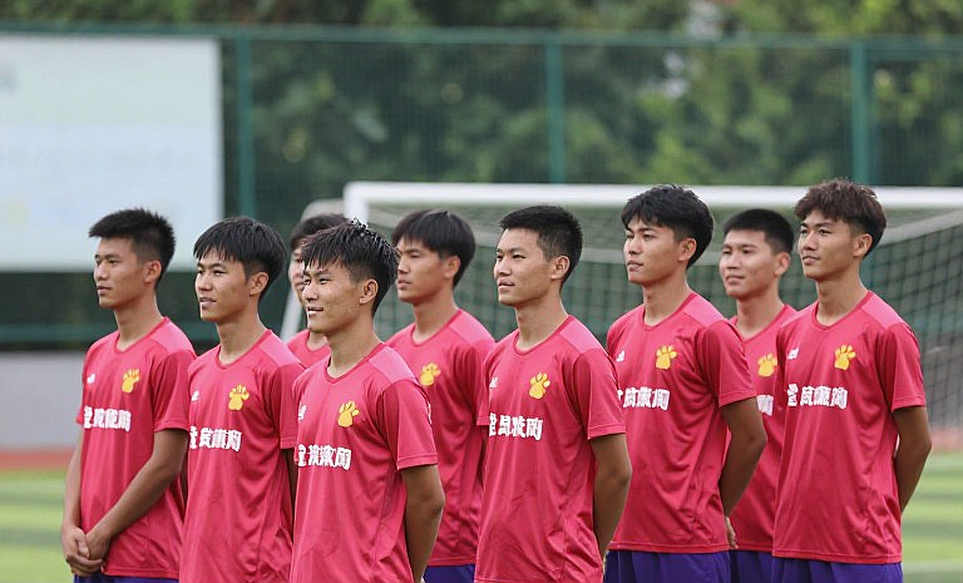Nhịp ép và hóa đơn lương: Bóng đá Việt Nam học cách đọc dữ liệu trước khi đọc tỷ số