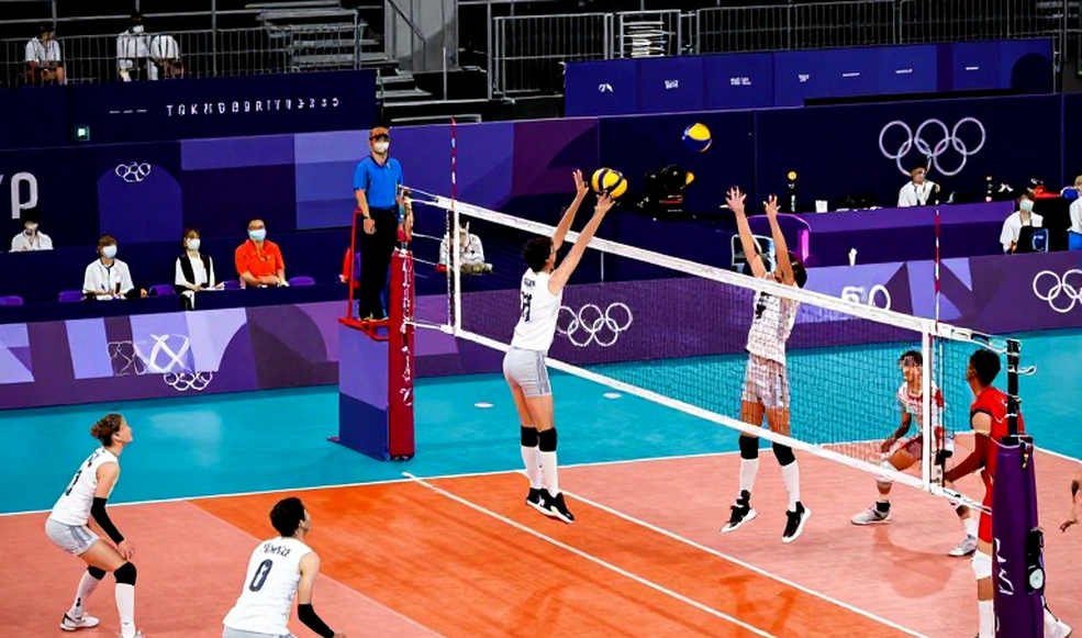 Nebraska quét Creighton 3-0 tại Pinnacle Bank Arena: hai set đấu âm hiệu suất và cột mốc 15.405 khán giả