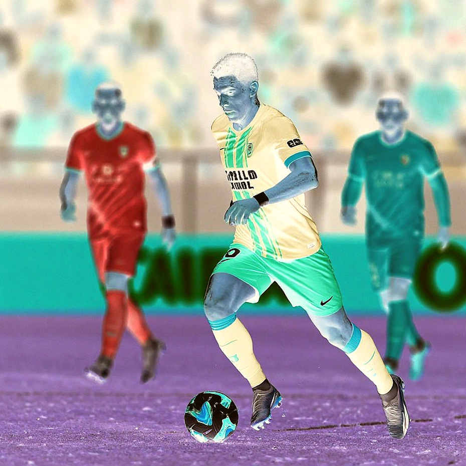 Đầu gối phải của Kvaratskhelia: hóa đơn thật của một trận thắng 4-2