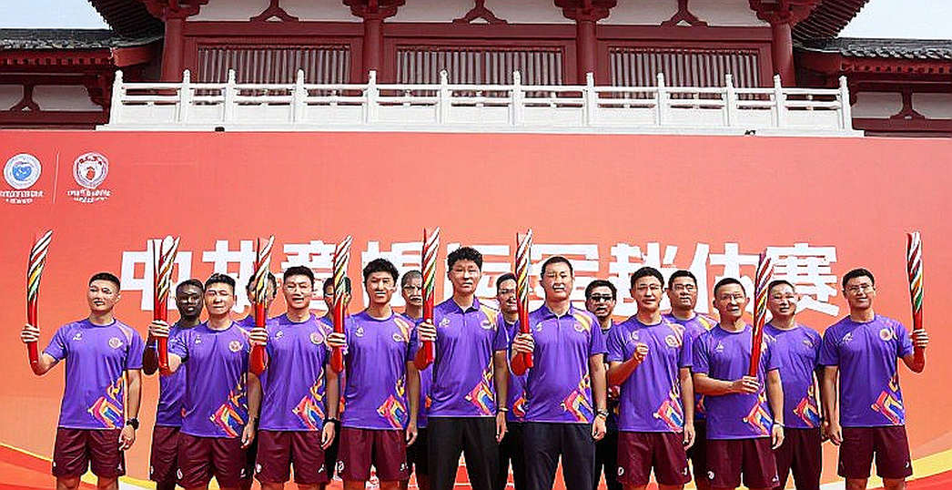 Chanathip bắt tay Hoàng Đức giữa sân: Khi cả khán đài chụp ảnh, tôi lặng lẽ đếm hai lần lưới rung