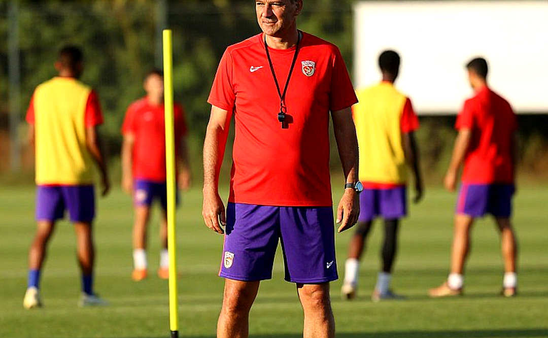 Việt Nam 4-2 Pakistan: Chiến thắng được cứu bởi ghế dự bị, không phải bởi hệ thống