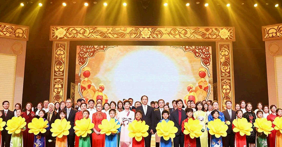 HCV kata đồng đội Việt Nam tại Asiad 20: đọc lá phiếu 5-0 bằng luật chấm điểm WKF