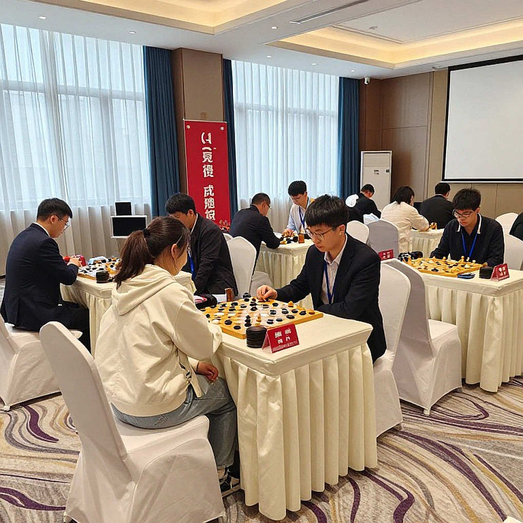 Yagiz Kaan Erdogmus: Cậu bé 2716 Elo và bài toán tuổi 15