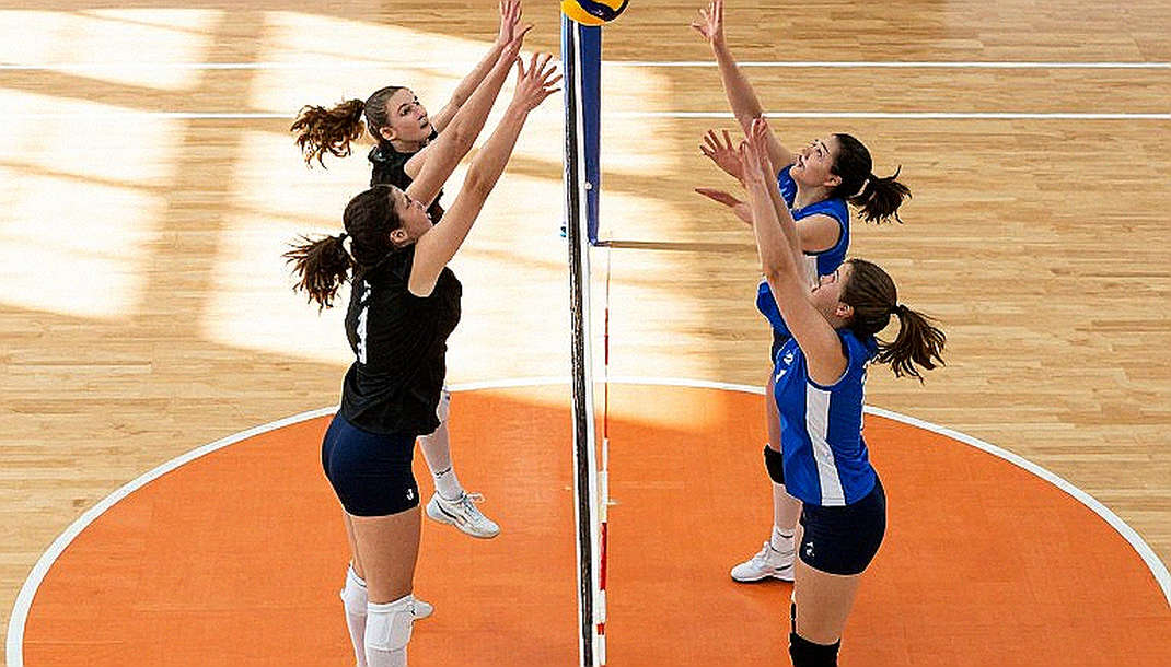 Top 16 đầu tiên của NCAA: Nebraska số 1, và một bảng xếp hạng được chấm bằng lịch thi đấu